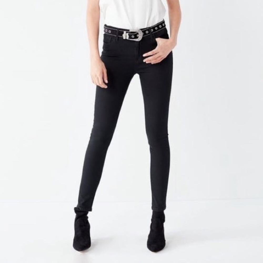Black skinny jeans